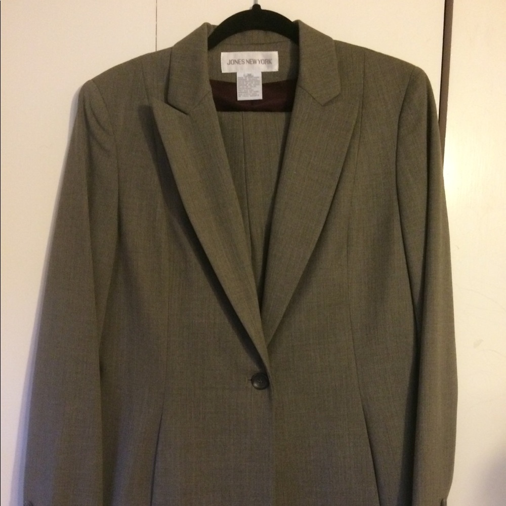 Jones New York 2 piece suit.